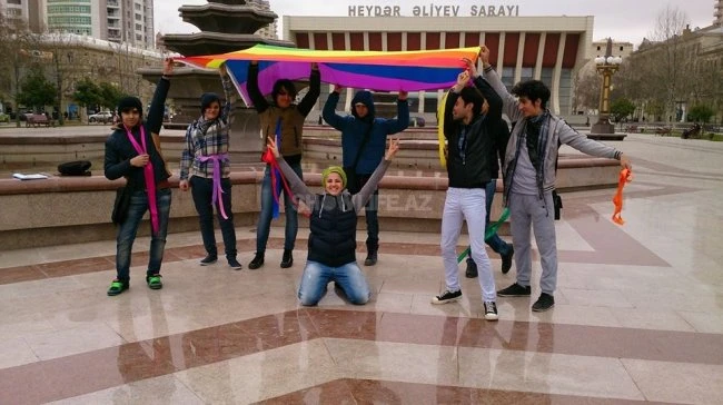 Bakının mərkəzində Lezbiyanlar və geylər aksiya keçirtdilər