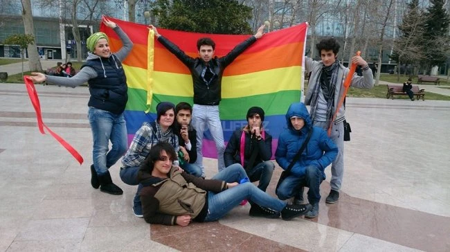 Bakının mərkəzində Lezbiyanlar və geylər aksiya keçirtdilər