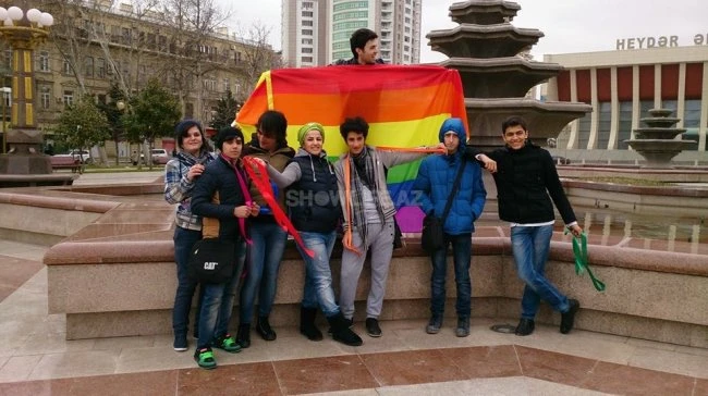Bakının mərkəzində Lezbiyanlar və geylər aksiya keçirtdilər