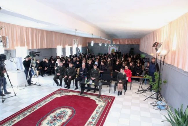 В Баку поздравили женщин-заключенных с 8 Марта