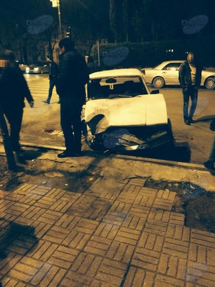 В Баку произошло тяжелое ДТП с участием машины дорожной полиции