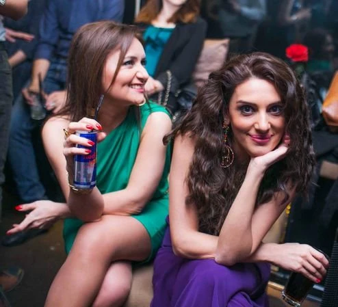 Дуэт украинских сестер-близнецов DJ Twins выступил в Баку