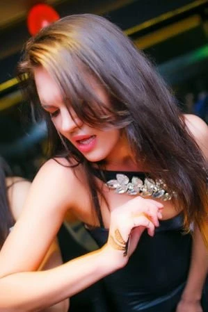 Дуэт украинских сестер-близнецов DJ Twins выступил в Баку