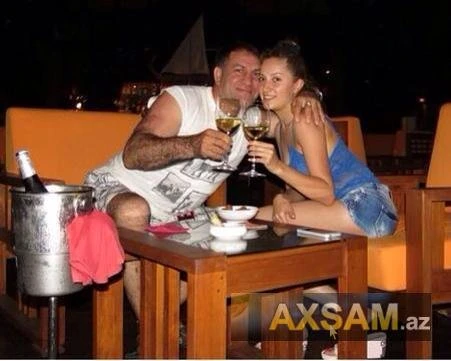 Фотографии певицы Аян с супругом
