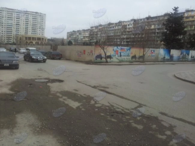В Баку строится новая автостоянка