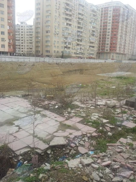 В Баку строится новая автостоянка