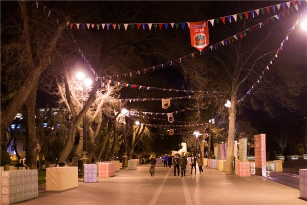 Bayramda Bakının əsrarəngiz gecələri