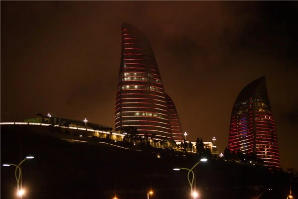 Bayramda Bakının əsrarəngiz gecələri