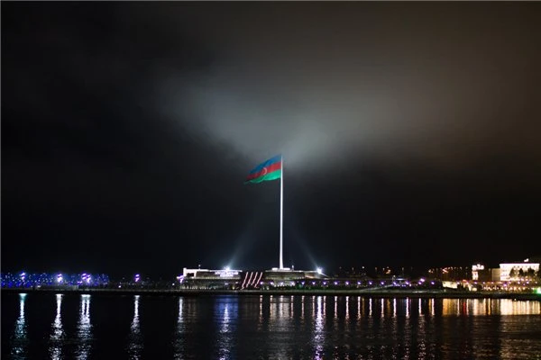 Bayramda Bakının əsrarəngiz gecələri