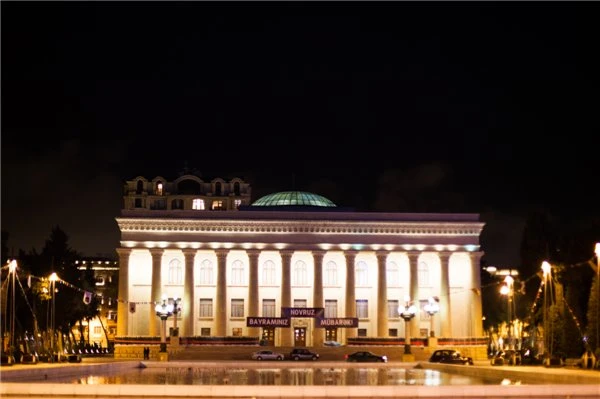 Bayramda Bakının əsrarəngiz gecələri