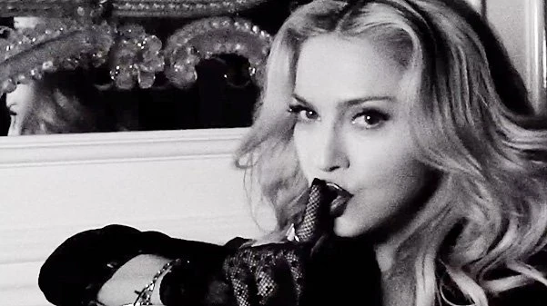 Мадонна в рекламе своей косметической линии MDNA (видео)