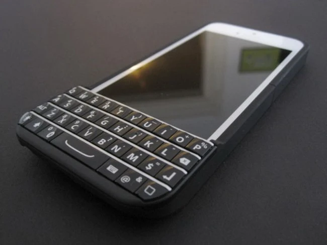 Blackberry ввела запрет для iPhone