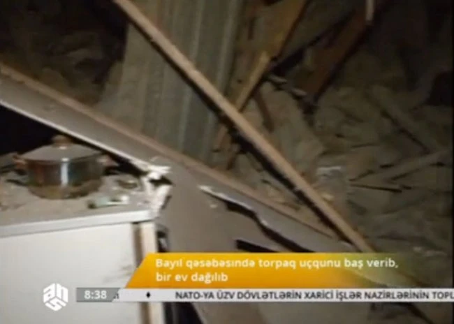 Bakıda yaşayış evi uçdu
