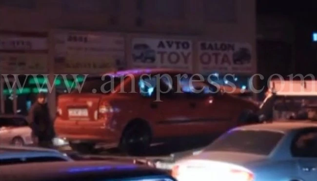 В Баку произошло ДТП, есть пострадавшие