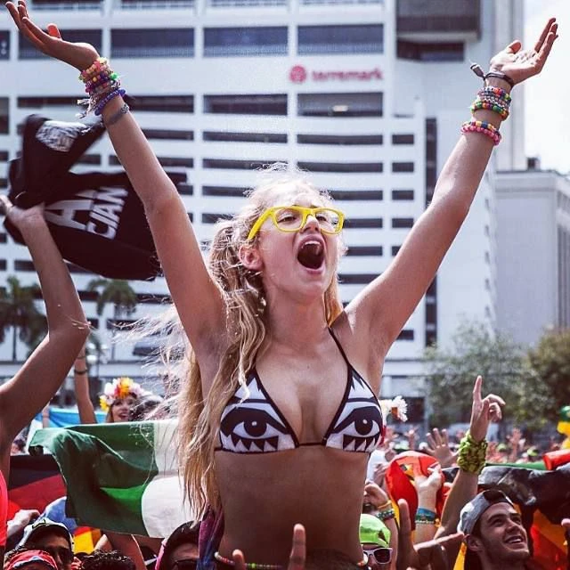 Девушки на Ultra Music Festival 2014