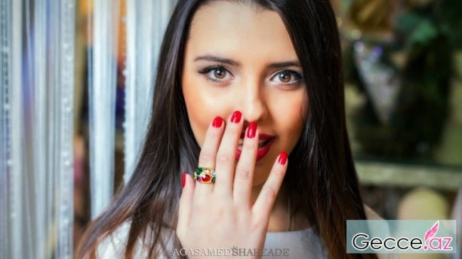 Фотосессия 18-летней азербайджанской модели и ее молодой мамы