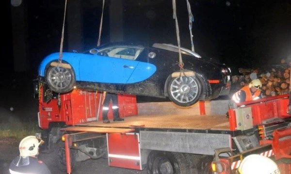 В Австрии разбился очень дорогой Bugatti Veyron