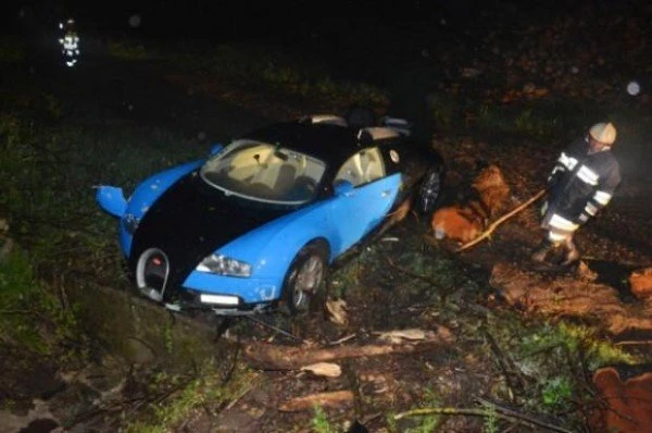 В Австрии разбился очень дорогой Bugatti Veyron