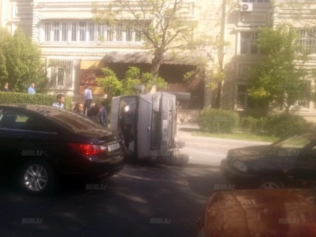 В центре Баку произошла цепная авария
