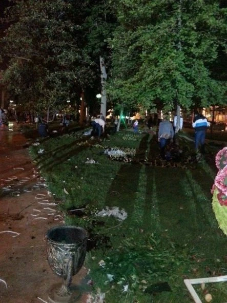Как разбирают букеты после Праздника цветов в Баку