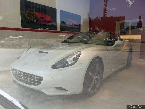 В Баку открылся первый в Азербайджане салон Ferrari