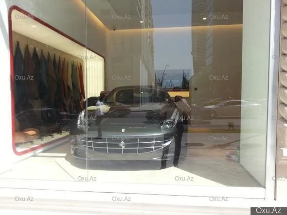 В Баку открылся первый в Азербайджане салон Ferrari