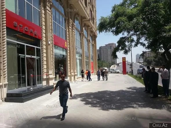 В Баку открылся первый в Азербайджане салон Ferrari