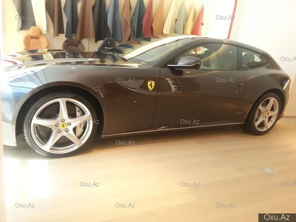 В Баку открылся первый в Азербайджане салон Ferrari