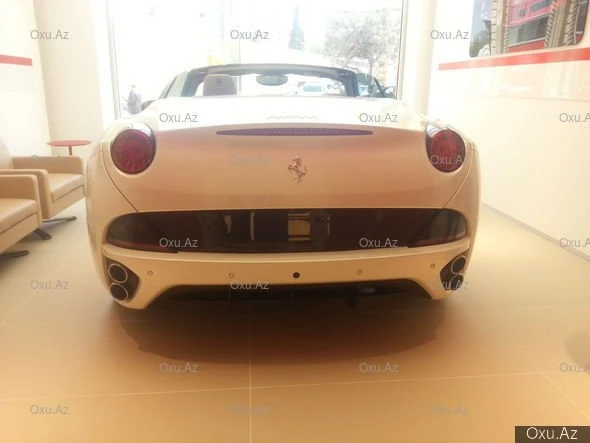 В Баку открылся первый в Азербайджане салон Ferrari