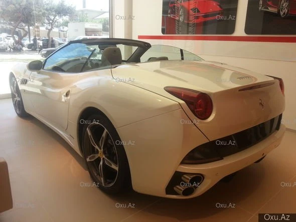 В Баку открылся первый в Азербайджане салон Ferrari