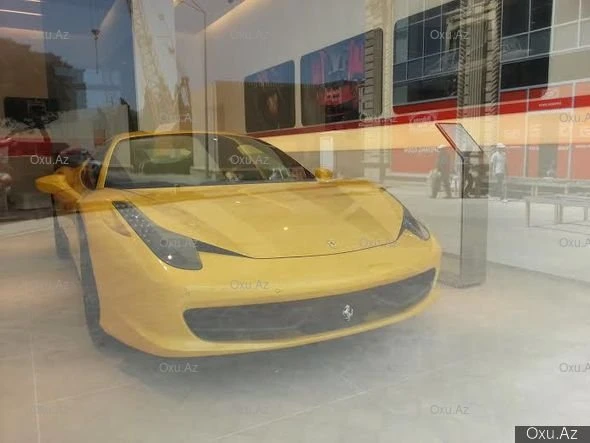В Баку открылся первый в Азербайджане салон Ferrari