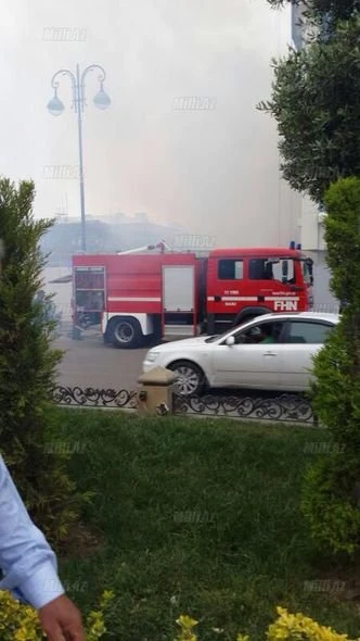 В Баку в новостройке произошел пожар
