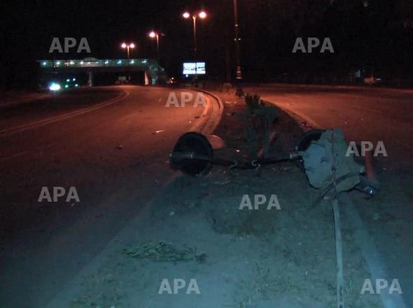 В Баку пьяный водитель совершил аварию