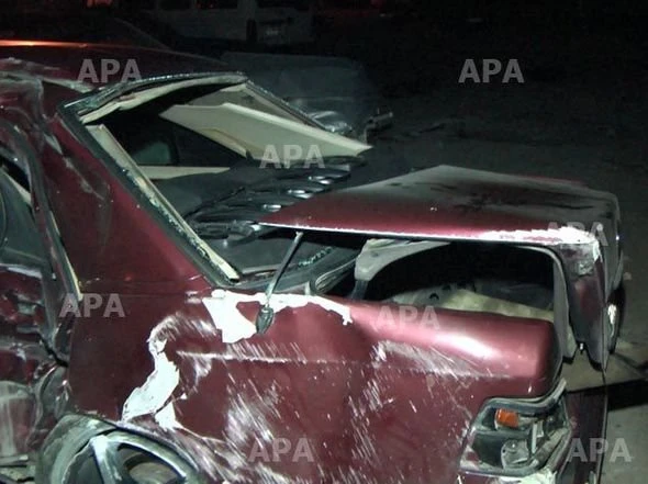 В Баку пьяный водитель совершил аварию