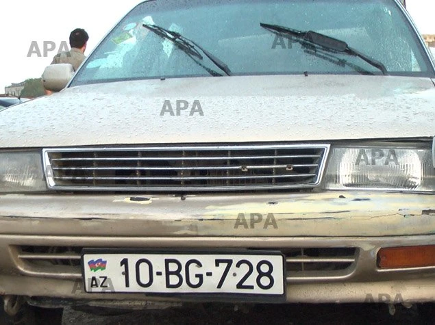 В Баку автомобиль столкнулся с автобусом