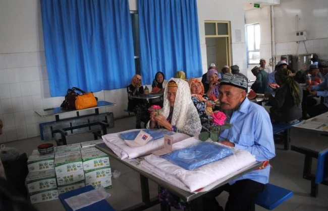 В Китае поженились 70-летний мужчина и 113-летняя женщина
