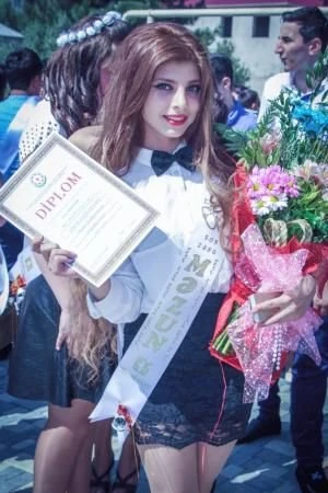 Финалистка «Miss Azerbaijan 2014»  отметила день «последнего звонка»