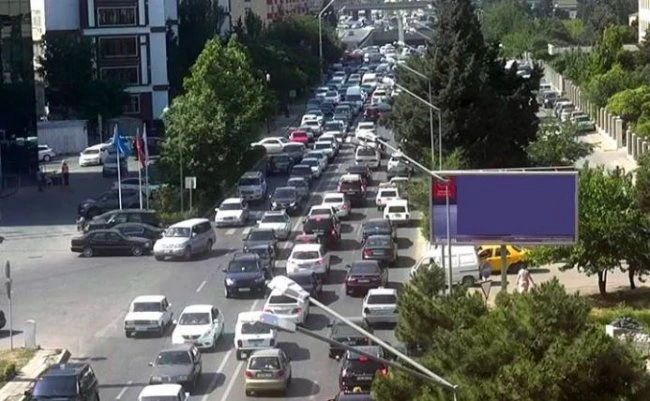 В Баку возникла огромная пробка