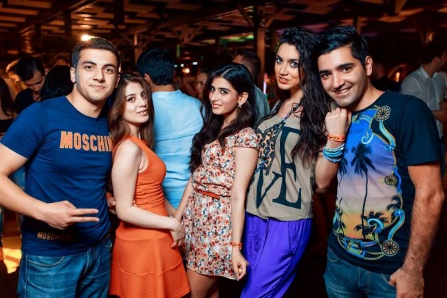 Фоторепортаж с открытия летнего сезона в EQUINOX BEACH CLUB - Jumeirah