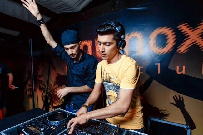 Фоторепортаж с открытия летнего сезона в EQUINOX BEACH CLUB - Jumeirah