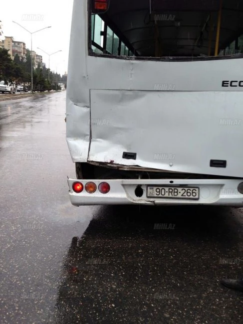 В Баку произошло третье ДТП с участием автобуса