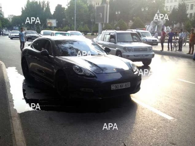 Porsche сбил пешехода в Баку