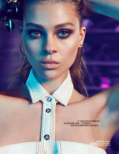 Никола Пельтц в фотосессии для китайского глянца