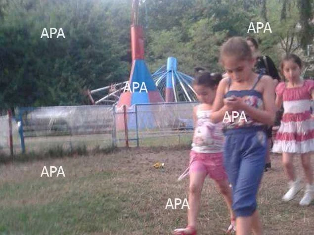 В Азербайджане рухнул аттракцион, есть пострадавшая