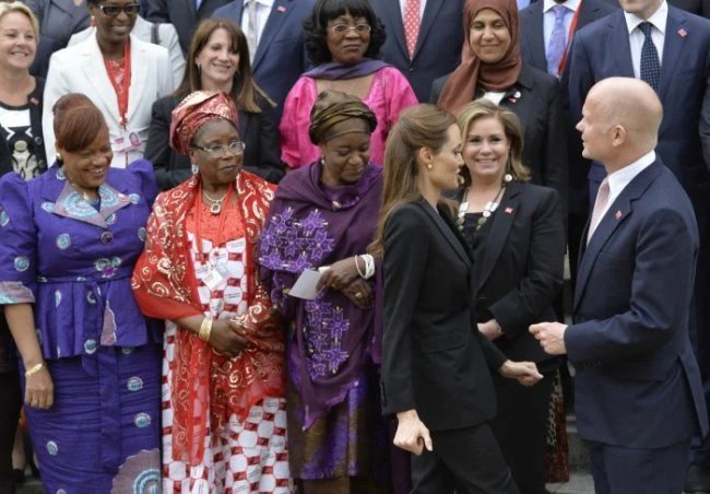 Анджелина Джоли рассказала о своих неголливудских подругах
