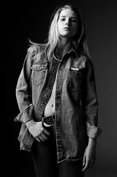 Лотти Мосс в рекламе Calvin Klein
