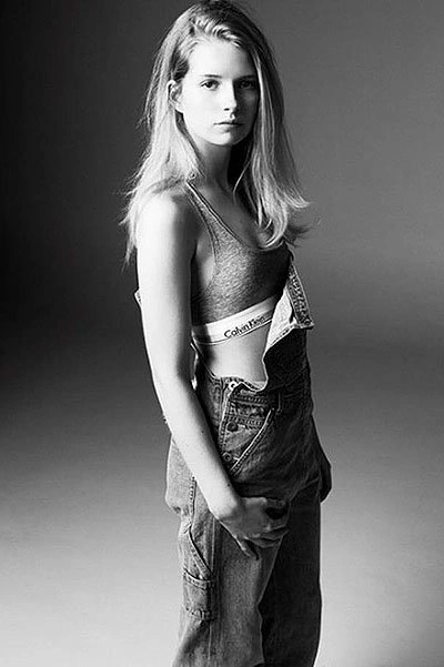 Лотти Мосс в рекламе Calvin Klein