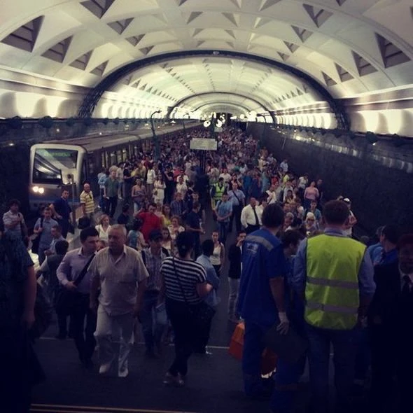 В московском метро произошла авария, есть погибшие (обновлено)