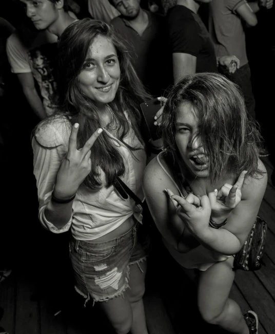На берегу Каспия прошла вечеринка MTV Black Party с участием рэпера L`one