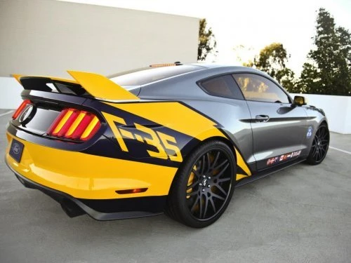 Ford построил «авиационный» Mustang